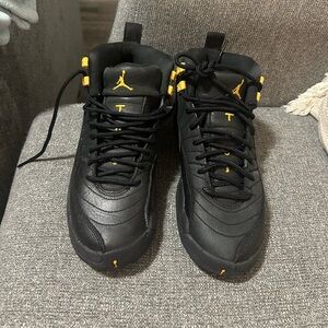 Jordan Kids Black and Yellow Sneakers
